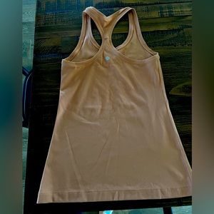 Lululemon women’s racer suck tank size 6.